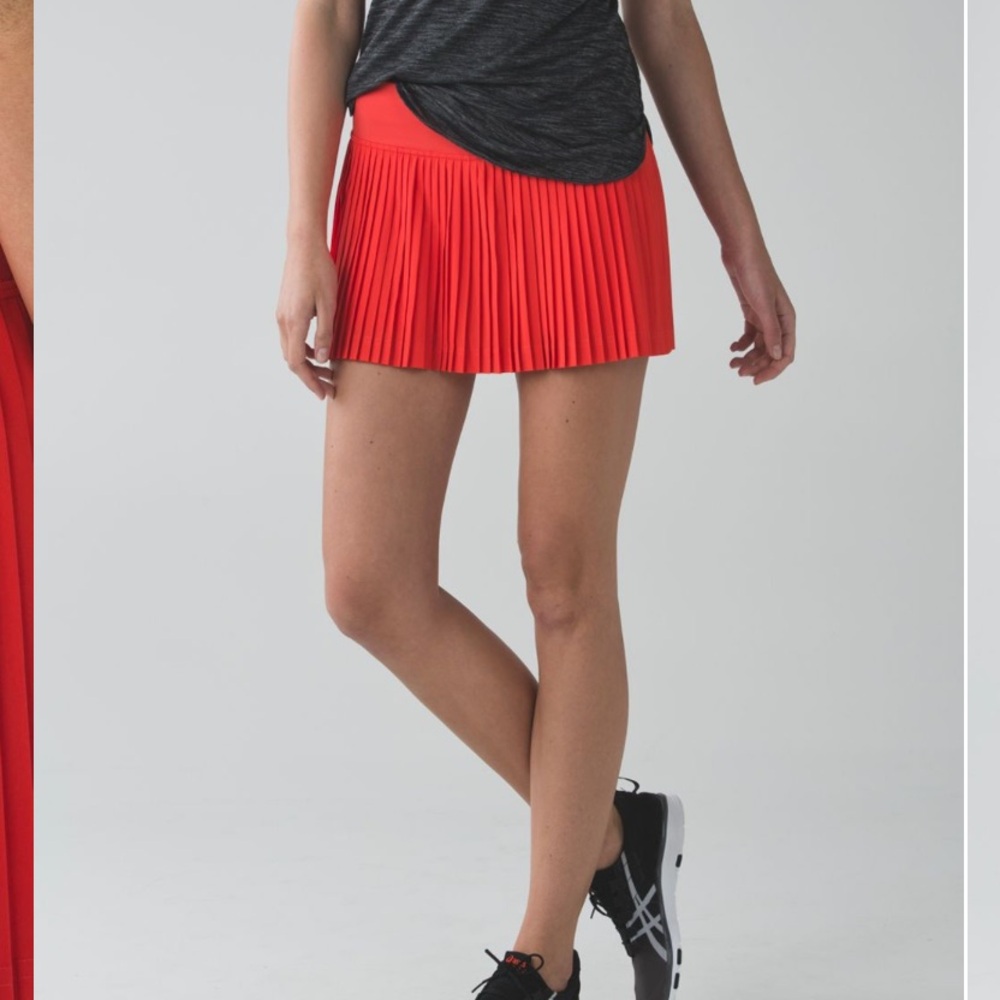 Lululemon street to pleat ll alarming 6 - Picture 2 of 8